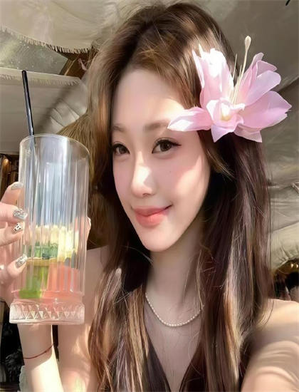 《当爱说话时》叙事手法哲学解析现象级的：时间线安排与视角切换技巧探讨