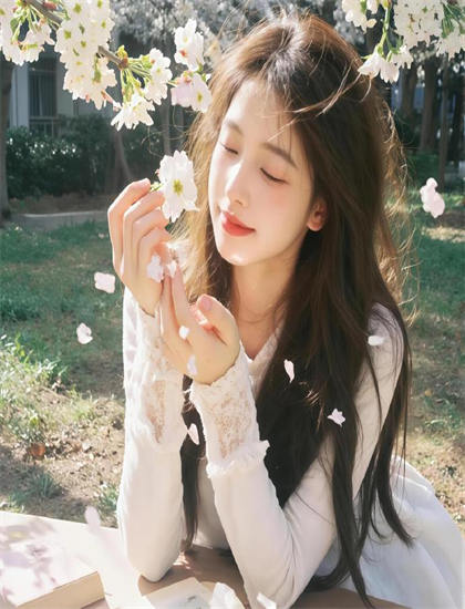 《青空AIR》导演手法解析：艺术风格与技术特点分析